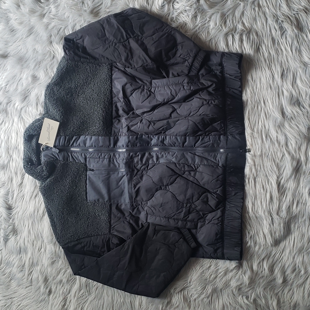 Universal Thread Women’s Faux Sherpa Double Zip Jacket Black w/ Pink Interior